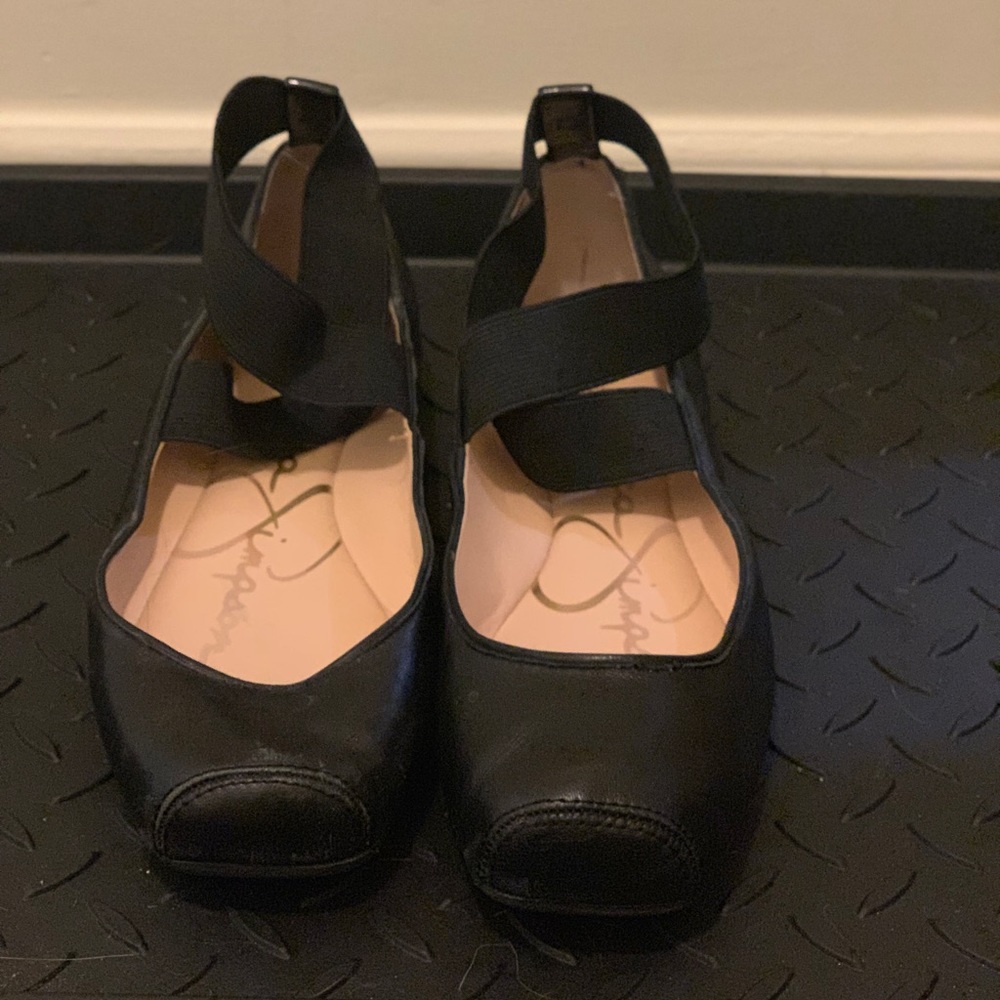 Black ballet flats
